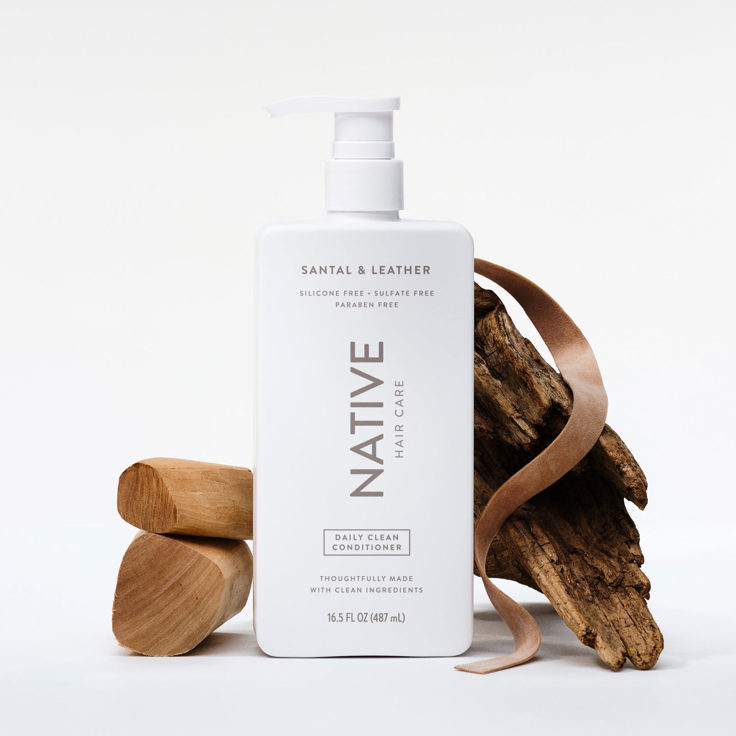 Daily Clean Conditioner Santal and Leather Classic 16.5oz Daily Care