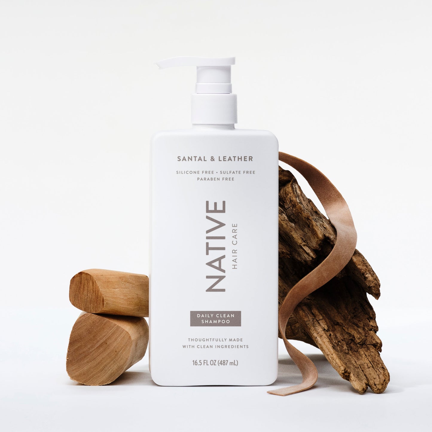 Daily Clean Shampoo Santal and Leather Classic 16.5oz Daily Care