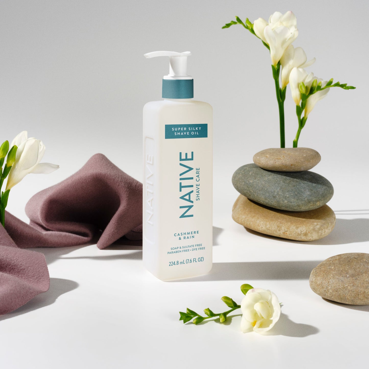 Silky Smooth Shave Oil Cashmere and Rain Classic 7.6oz Daily Care